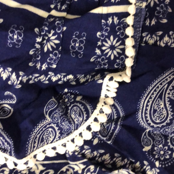 Slinky shorts W/ elastic waist w/cute cream trim. - Picture 2 of 2